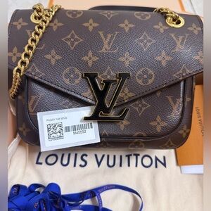 Louis Vuitton Passy handbag